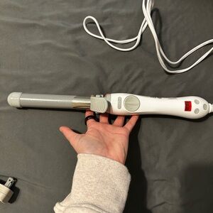 Beachwaver s1 curling iron
